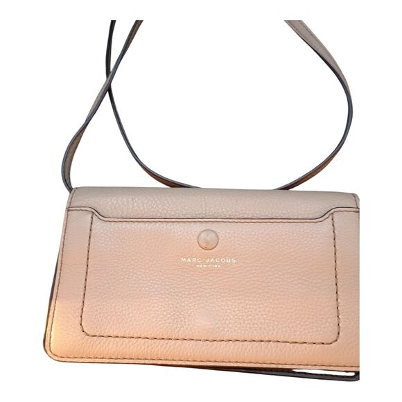 Marc Jacobs Empire City Crossbody Wallet Clutch Tan Pebbled Leather - Picture 2 of 12
